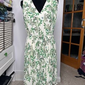 Max Studio Green Floral Dress